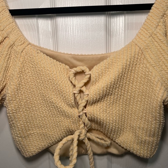 Pastel Yellow Textured Puff Sleeve Crop Top NWT - Picture 9 of 11